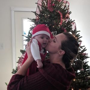 Meet your Posher, Caitlin